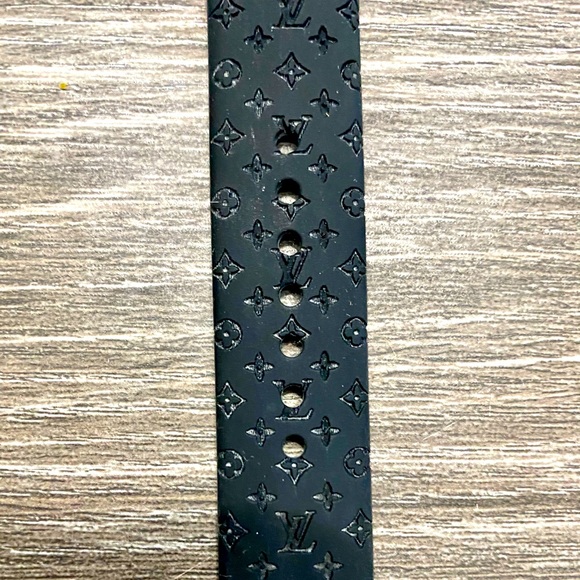 Neoprene Laser Imprint Apple Watch Band in Black - Picture 7 of 8